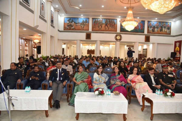 - सशस्त्र सेना झण्डा दिवस के अवसर पर आयोजित समारोह में हुए शामिल राज्यपाल - सशस्त्र सेना झण्डा दिवस के अवसर पर आयोजित समारोह में हुए शामिल राज्यपाल