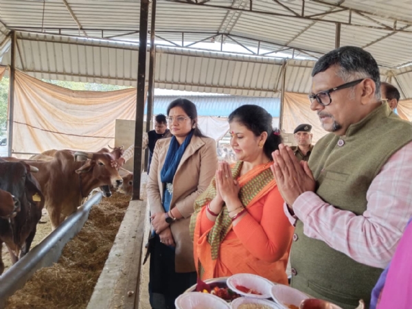 जयपुर पुलिस कमिश्नर सचिन मित्तल धर्म पत्नी सहित श्री पिंजरापोल गौशाला में पधारे जयपुर पुलिस कमिश्नर सचिन मित्तल धर्म पत्नी सहित श्री पिंजरापोल गौशाला में पधारे