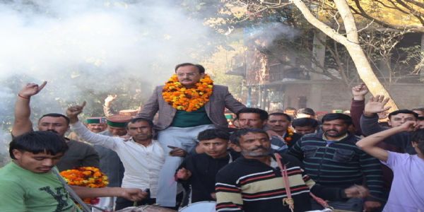 उद्योग मंत्री हर्षवर्धन ने किया उठाऊ पेयजल योजना का लोकार्पण