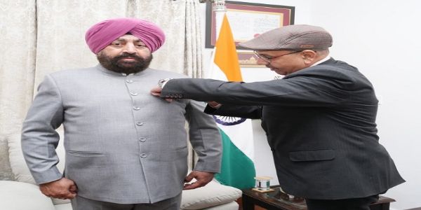 सशस्त्र सेना झंडा दिवस पर राज्यपाल ने प्रदेशवासियों से किया अंशदान का आह्वान