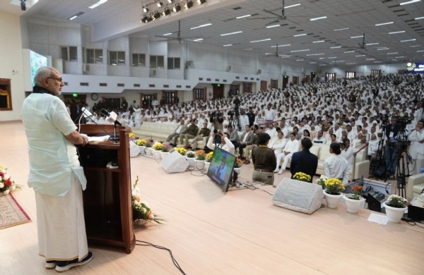 ब्रह्माकुमारीज के ओम शांति रिट्रीट सेंटर के रजत जयंती वर्ष समारोह में बोलते उपराष्ट्रपति सीपी राधाकृष्णन ब्रह्माकुमारीज के ओम शांति रिट्रीट सेंटर के रजत जयंती वर्ष समारोह में बोलते उपराष्ट्रपति सीपी राधाकृष्णन