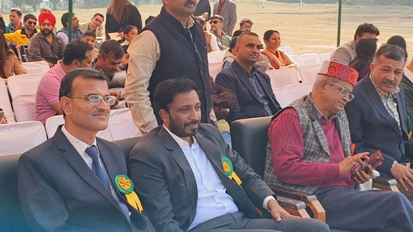 जवाहर नवोदय विद्यालय नाहन के पूर्व छात्र मिलन समारोह में पहुंचे तेलंगाना के सांसद जवाहर नवोदय विद्यालय नाहन के पूर्व छात्र मिलन समारोह में पहुंचे तेलंगाना के सांसद