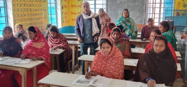 महिलाओं को साक्षर बनाने की पहल शुरू, 26 केन्द्रों पर 760 महिलाओं ने दिया परीक्षा महिलाओं को साक्षर बनाने की पहल शुरू, 26 केन्द्रों पर 760 महिलाओं ने दिया परीक्षा