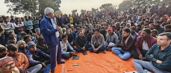 बैठक में उपस्थित बैठक में उपस्थित