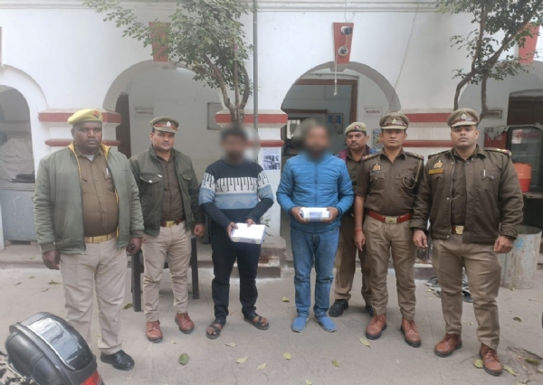 प्रयागराज के सिविल लाइन थाने में गिरफ्तार दो लुटेरों का छाया चित्र प्रयागराज के सिविल लाइन थाने में गिरफ्तार दो लुटेरों का छाया चित्र