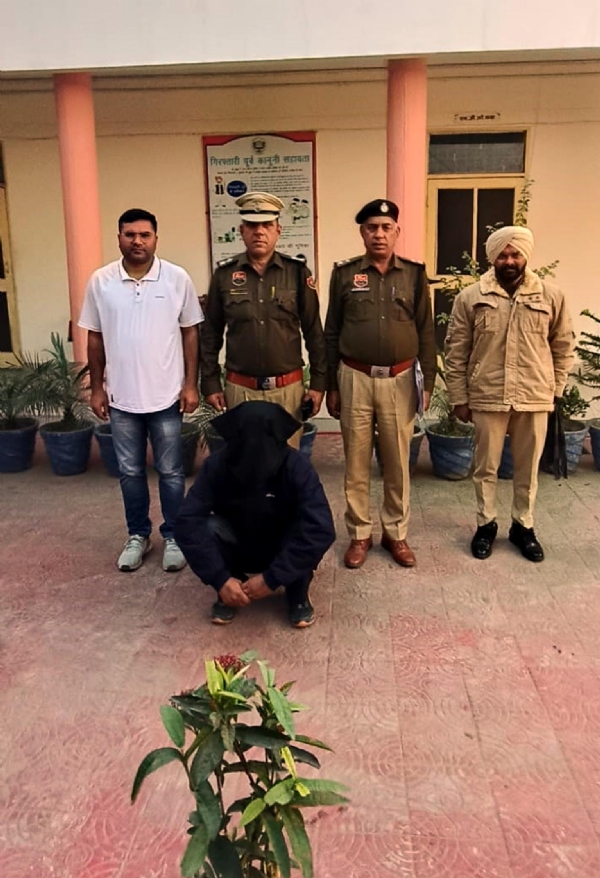 फतेहाबाद। लाखों की धोखाधड़ी मामले में गिरफ्तार संदीप उर्फ मोनू। फतेहाबाद। लाखों की धोखाधड़ी मामले में गिरफ्तार संदीप उर्फ मोनू।