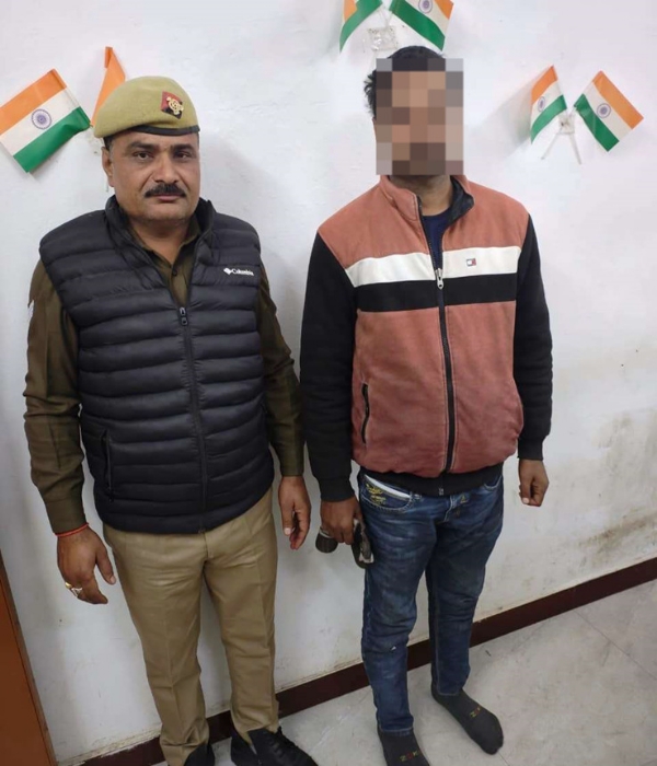 प्रयागराज के करछना थाना क्षेत्र में गत दिनों हुई सैनिक की हत्या मामले गिरफ्तार आरोपित का छाया चित्र प्रयागराज के करछना थाना क्षेत्र में गत दिनों हुई सैनिक की हत्या मामले गिरफ्तार आरोपित का छाया चित्र