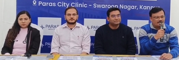 प्रेस वार्ता के दौरान जानकारी देते डॉक्टर प्रेस वार्ता के दौरान जानकारी देते डॉक्टर