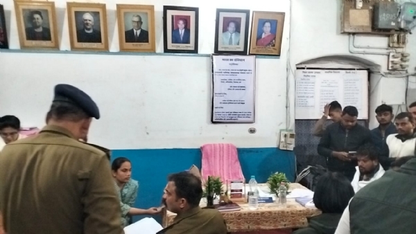 Seoni: Junior officials inspected Mission School Seoni after a complaint, including details of students regarding the prayer method.