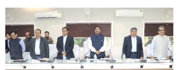 बैठक में उपस्थित अधिकारी