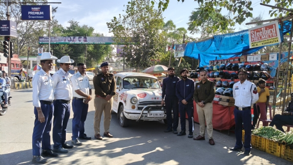 जांजगीर-चांपा: एएसपी उदयन बेहार की मौजूदगी में चला सड़क सुरक्षा अभियान, ‘विश्वशांति विश्वविद्यालय’ का जन-जागरण कार्यक्रम जारी