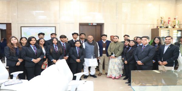 प्रशिक्षु आईएएस और और छात्रों ने देखी विधानसभा की कार्यवाही