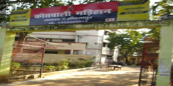 कार सवार ठगों का तांडव, स्वर्णकार की दुकान से लाखों के आभूषण लेकर फरार