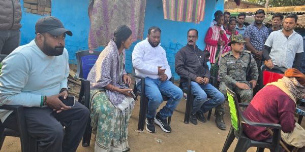 गोवा अग्निकांड में मारे गए मोहित के परिजनों से मिले स्थानीय विधायक