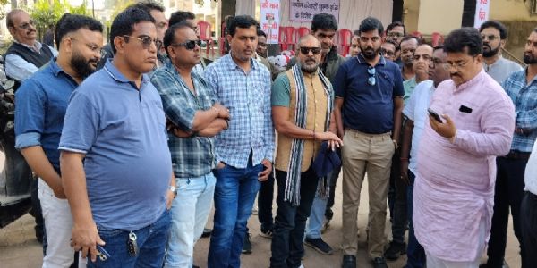 गाइडलाइन दरों के पुनरीक्षण संबंधी निर्णय के बाद जमीन कारोबारियों ने आंदोलन स्थगित किया