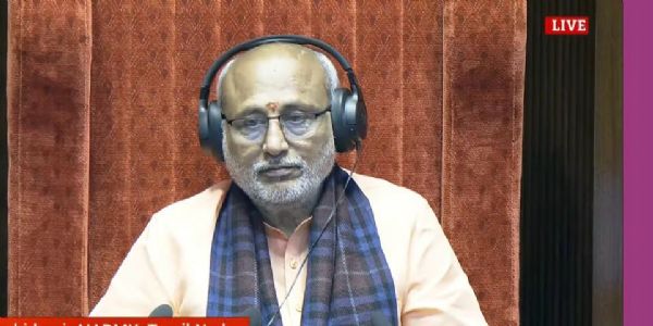 राधाकृष्णन ने की राज्यसभा सदस्यों से सशस्त्र सेना झंडा दिवस कोष में अंशदान की अपील