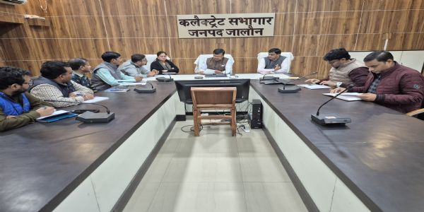 राष्ट्रीय राजमार्ग-27 पर कई जगह अवैध कट, डीएम ने बंद करने के दिए निर्देश