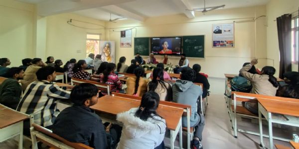 कला को सकारात्मक जीवन जीने का बनाये मुख्य आधार : सरिता लखोटिया