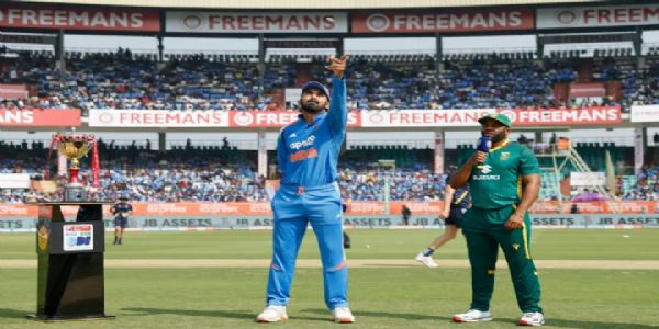 दूसरे वनडे में स्लो ओवर रेट के चलते भारतीय टीम पर 10 प्रतिशत जुर्माना