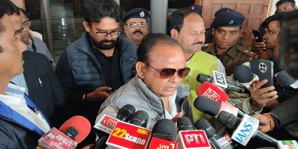 सदन में भ्रामक जानकारी न दें प्रदीप यादव : इरफ़ान