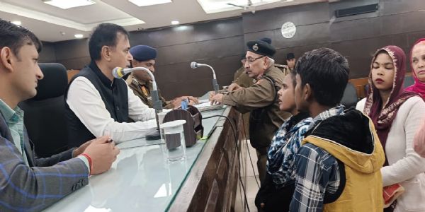 पानीपत: जनता की सुनवाई सर्वोच्च प्राथमिकता,घर छोडक़र कार्यालय में उपलब्ध हों अधिकारी: डॉ. वीरेंद्र कुमार दहिया