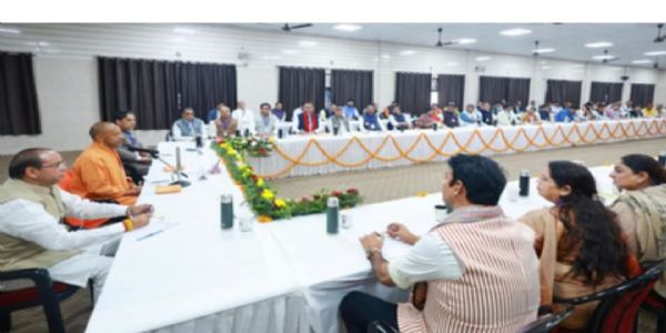 मुख्यमंत्री याेगी ने गाजियाबाद में एसआईआर को लेकर की समीक्षा बैठक