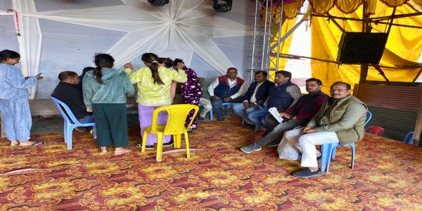 सोनपुर मेले में पहली बार थिएटर कलाकारों की हुई HIV-TB जांच