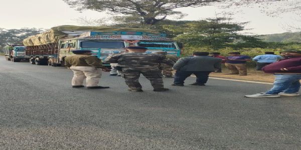 वाहन जांच में 72,650 रुपये जुर्माना, पांच वाहन जब्त