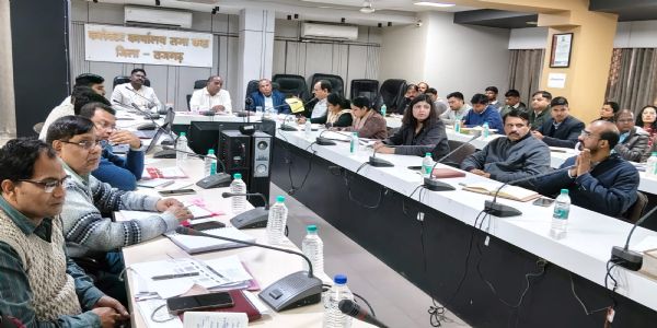 राजगढ़ः आवारा स्वानों की नसबंदी का कार्य प्राथमिकता से करें-कलेक्टर डाॅ.मिश्रा