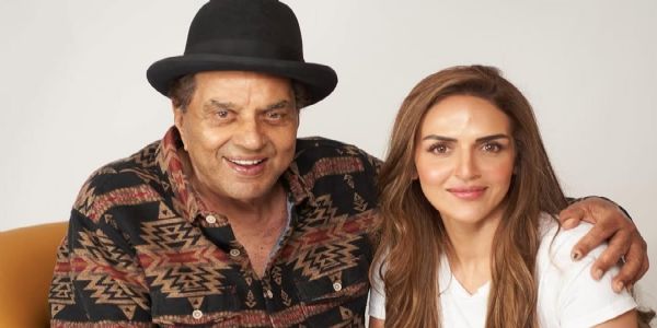 धर्मेंद्र, ईशा देओल - फोटो सोर्स एक्स