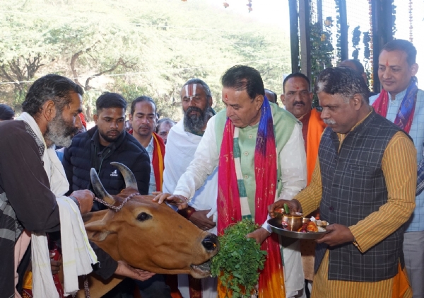 25 लाख के सीएसआर फंड से बनी आधुनिक गौशाला का प्रभारी मंत्री ने किया लोकार्पण 25 लाख के सीएसआर फंड से बनी आधुनिक गौशाला का प्रभारी मंत्री ने किया लोकार्पण