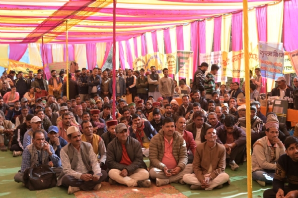 जिलाधिकारी ने शिविर लगाकर सुनी सीमांत ग्रामीणों की समस्याएं