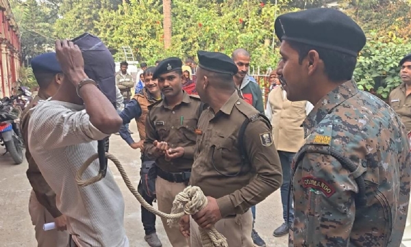 पुलिस हिरासत में अपराधी