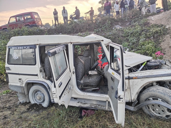 दुर्घटनाग्रस्त बोलेरो दुर्घटनाग्रस्त बोलेरो