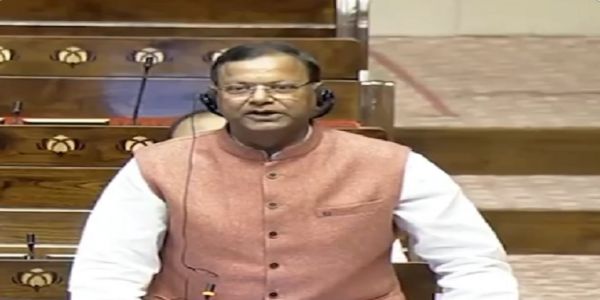 राज्यसभा में पूछे गए सवाल का जवाब देते पंकज चौधरी राज्यसभा में पूछे गए सवाल का जवाब देते पंकज चौधरी