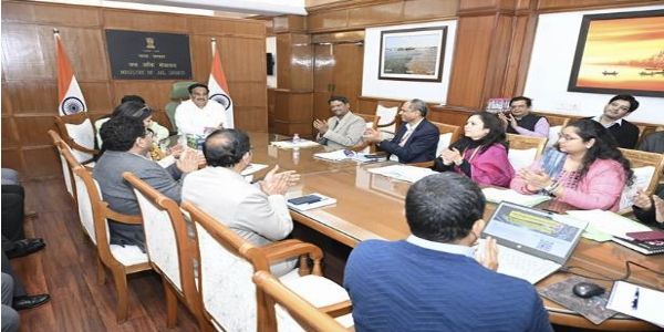 बैठक में सीआर पाटिल बैठक में सीआर पाटिल