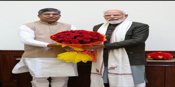 प्रधानमंत्री और झारखंड भाजपा कार्यकारी अध्यक्ष प्रधानमंत्री और झारखंड भाजपा कार्यकारी अध्यक्ष