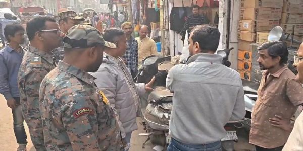 सड़क पर सामान रखने वालों पर सिविल ड्रेस में होगी निगरानी