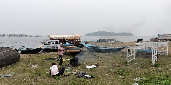 दिसंबर के शुरुआत से ही पर्यटन स्थलों पर बढ़ने लगी है सैलानियों की भीड़