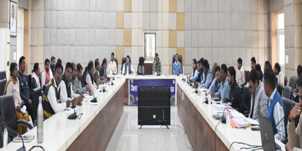 बलरामपुर : धान खरीद से लेकर आवास योजनाओं तक सभी विभागों को समयबद्ध कार्य का निर्देश