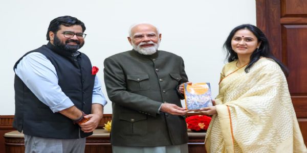 सांसद कार्तिकेय शर्मा और डॉ. ऐश्वर्या पंडित शर्मा ने प्रधानमंत्री मोदी से की मुलाकात