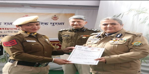 हवलदार प्रोमिला ठाकुर को मिला डीजीपी डिस्क अवार्ड