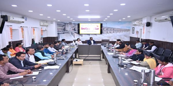 धमतरी : महतारी वंदन योजना के हितग्राही शीघ्र ई-केवाइसी कराएं : कलेक्टर