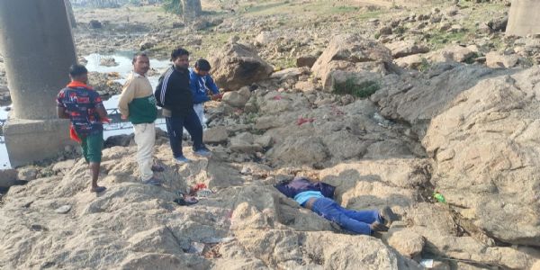 वृद्ध ने दामोदर पुल से छलांग लगा दी जान, बेटे ने बताया विक्षिप्त