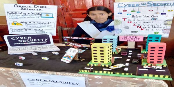 व्यावसायिक कौशल प्रतियोगिता में हर्षिता रहीं प्रथम