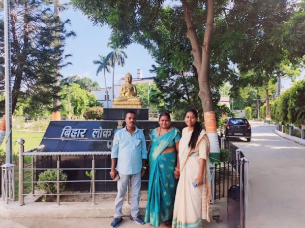 माता-पिता के साथ काजल
