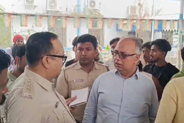 स्कूल में झगड़े के दौरान छात्र की मौत, अभिभावकों ने किया हंगामा
