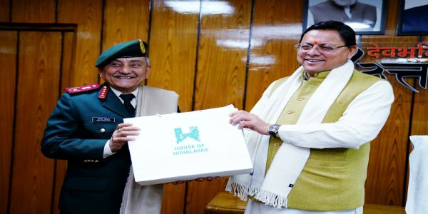 चीफ ऑफ डिफेंस स्टाफ (सीडीएस) जनरल अनिल चौहान  विधानसभा  मुख्यमंत्री पुष्कर सिंह धामी से शिष्टाचार भेंट करते।