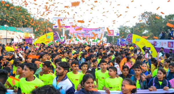 स्वास्थ्य के  महाकुम्भ एयू जयपुर मैराथन में 1 लाख लोगों ने लगाई डुबकी
