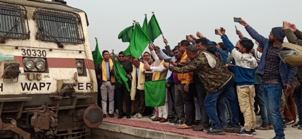 पदातिक एक्सप्रेस की तस्वीर।